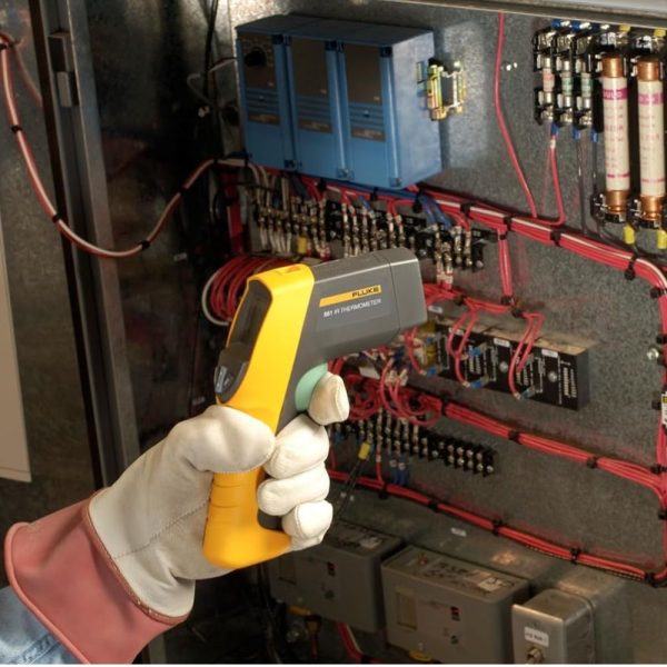 Máy đo nhiệt độ hồng ngoại FLUKE 561 HVAC (2 trong 1) Máy đo nhiệt độ hồng ngoại FLUKE 561 không tiếp xúc và tiếp xúc, Nhiệt kế hồng ngoại Fluke-561, Fluke 561 HVAC Infrared & Contact Thermometer